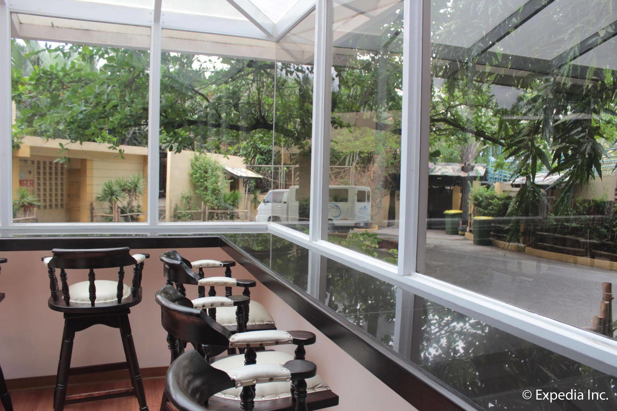 Hotel Wild Orchid Olongapo